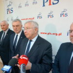 Na zdjęciu (od lewej): Mariusz Gosek - członek zarządu województwa, Marek Jońca - członek zarządu województwa, Andrzej Bętkowski - marszałek województwa świętokrzyskiego, Krzysztof Lipiec - poseł PiS i Marek Bogusławski - członek zarządu województwa / Michał Kita / Radio Kielce