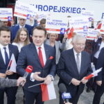 Na zdjęciu (od lewej): Dominik Tarczyński - kandydat PiS do Parlamentu Europejskiego, Krzysztof Lipiec - poseł PiS i Andrzej Bętkowski - marszałek województwa świętokrzyskiego / Piotr Kwaśniewski / Radio Kielce