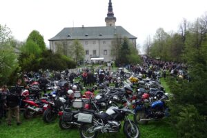 Święty Krzyż. Rozpoczęcie sezonu motocyklowego / Anna Głąb / Radio Kielce
