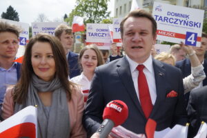 Na zdjęciu (od lewej): Agnieszka Migoń i Dominik Tarczyński - kandydat PiS do Parlamentu Europejskiego / Piotr Kwaśniewski / Radio Kielce