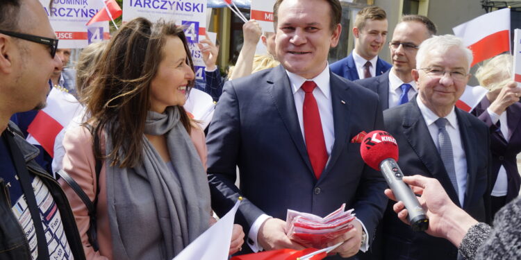 Na zdjęciu (od lewej): Agnieszka Migoń, Dominik Tarczyński - kandydat PiS do Parlamentu Europejskiego i Krzysztof Lipiec - poseł PiS / Piotr Kwaśniewski / Radio Kielce