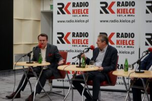 Studio Polityczne. Na zdjęciu (od lewej): Dominik Tarczyński – PiS i Eligiusz Mich – PO / Karol Żak / Radio Kielce
