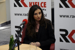 Studio Polityczne Radia Kielce. Na zdjęciu Ewelina Bień, PSL / Aneta Cielibała-Gil / Radio Kielce