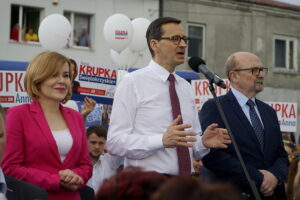 Na zdjęciu (od lewej): Anna Krupka - wiceminister sportu, premier Mateusz Morawiecki i prof. Ryszard Legutko / Piotr Kwaśniewski / Radio Kielce