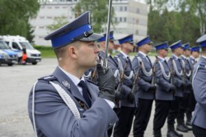 Ślubowanie nowo przyjętych policjantów / Piotr Kwaśniewski / Radio Kielce