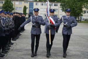 Ślubowanie nowo przyjętych policjantów / Piotr Kwaśniewski / Radio Kielce