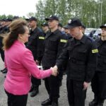 Ślubowanie nowo przyjętych policjantów / Piotr Kwaśniewski / Radio Kielce