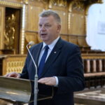 Sympozjum poświęcone dwustuleciu kasaty klasztoru na Świętym Krzyżu. Jarosław Rusiecki - poseł PiS / Piotr Kwaśniewski / Radio Kielce