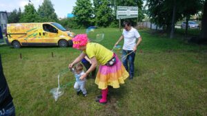 Piknik z okazji Dnia Matki zorganizowany przy Staropolskiej Szkole Wyższej / Iwona Murawska / Radio Kielce