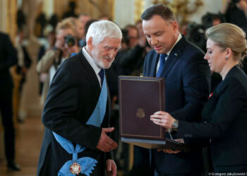 Prof. Wincenty Kućma odbiera Order Orła Białego z rąk prezydenta RP Andrzeja Dudy / Grzegorz Jakubowski / KPRP