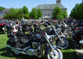 Zlot motocyklistów na Świętym Krzyżu / Emilia Sitarska / Radio Kielce