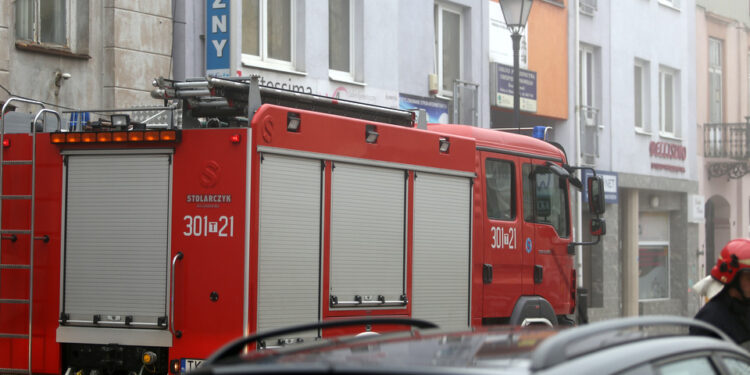 Alarm bombowy w budynku Izby Celnej przy ulicy Wesołej w Kielcach / Kamil Król / Radio Kielce