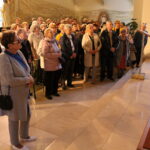 Buskie Dni Otwarte dla Turystyki 2019. Zwiedzanie kościoła świętego Brata Alberta w Busku-Zdroju oraz dzielenie się podpłomykami / Marta Gajda / Radio Kielce