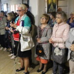 Buskie Dni Otwarte dla Turystyki 2019. Zwiedzanie kościoła świętego Brata Alberta w Busku-Zdroju oraz dzielenie się podpłomykami / Marta Gajda / Radio Kielce