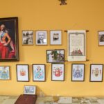 Strożyska. Poświecenie nowo wybudowanego krzyża na starym cmentarzu parafialnym, uroczyste otwarcie przykościelnej Sali Teatralnej im. Księży Biskupów Diecezji Kieleckich oraz inauguracja Muzeum Parafialnego / Marta Gajda / Radio Kielce