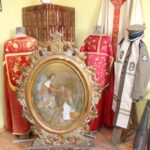 Strożyska. Poświecenie nowo wybudowanego krzyża na starym cmentarzu parafialnym, uroczyste otwarcie przykościelnej Sali Teatralnej im. Księży Biskupów Diecezji Kieleckich oraz inauguracja Muzeum Parafialnego / Marta Gajda / Radio Kielce