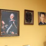 Strożyska. Poświecenie nowo wybudowanego krzyża na starym cmentarzu parafialnym, uroczyste otwarcie przykościelnej Sali Teatralnej im. Księży Biskupów Diecezji Kieleckich oraz inauguracja Muzeum Parafialnego / Marta Gajda / Radio Kielce