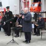 Opatowiec. Gminny Dzień Strażaka i przekazanie sprzętu dla OSP. Przemawia poseł PiS Krzysztof Lipiec / Marta Gajda / Radio Kielce