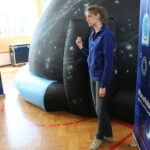 Mobilne planetarium przyjechało do Szkoły Podstawowej imienia Marszałka Józefa Piłsudskiego / Marta Gajda / Radio Kielce