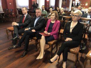 Konferencja w Hotelu Sarmata w Sandomierzu z udziałem wiceminister sportu i turystyki - Anny Krupki / Grażyna Szlęzak-Wójcik / Radio Kielce
