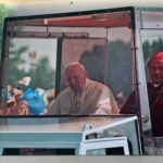 Sandomierz. Wystawa poświęcona wizycie Jana Pawła II w Sandomierzu / Grażyna Szlęzak - Wójcik / Radio Kielce