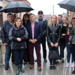 Kazimierza Wielka. Usuwanie skutków ulew. Przebieg prac nadzorowała, między innymi, Anna Krupka, wiceminister sportu i turystyki / Marta Gajda / Radio Kielce