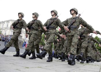 03.06.2016 Kielce. Elewi szkolący się na Bukówce złożyli przysięgę na Placu Wolności. / Jarosław Kubalski / Radio Kielce