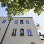 04.07.2018 Kielce. 72. rocznicy pogromu kieleckiego. Złożenie kwiatów przy kamienicy przy ulicy Planty 7/9 / Jarosław Kubalski / Radio Kielce