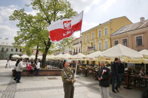02.05.2019 Kielce. Dzień Flagi. Uroczystości na Rynku / Jarosław Kubalski / Radio Kielce