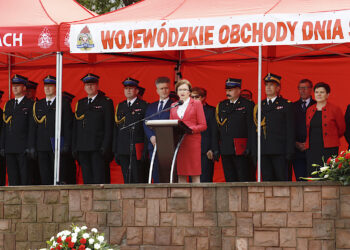 11.05.2019 Kielce. Wojewódzkie obchody Dnia Strażaka. W wydarzeniu wzięła udział wicepremier Beata Szydło / Jarosław Kubalski / Radio Kielce