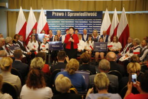 1.05.2019 Łopuszno. Wicepremier Beata Szydło podczas spotkania z mieszkańcami / Jarosław Kubalski / Radio Kielce