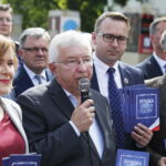 17.05.2019 Kielce. Konferencja PiS na Placu Artystów. Wiceminister sportu Anna Krupka, poseł Krzysztof Lipiec, poseł Michał Cieślak, Zjednoczona Prawica i senator Krzysztof Słoń / Jarosław Kubalski / Radio Kielce