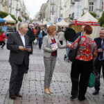 17.05.2019 Kielce. Po konferencji PiS na Placu Artystów m.in wiceminister sportu i turystyki Anna Krupa i poseł Krzysztof Lipiec rozdawali ulotki na ulicy Sienkiewicza / Jarosław Kubalski / Radio Kielce