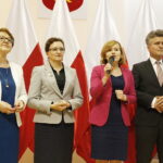 21.05.2019 Kielce ŚUW. Promesy w ramach I etapu Funduszu Dróg Samorządowych. Poseł Maria Zuba, wojewoda Agata Woityszek, wiceminister sportu i turystyki Anna Krupka i senator Krzysztof Słoń / Jarosław Kubalski / Radio Kielce