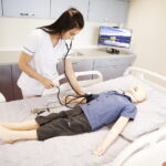 23.05.2019 Kielce. Wyższa Szkoła Ekonomii, Prawa i Nauk Medycznych. Otwarcie Centrum Symulacji Medycznych. Fantomy / Jarosław Kubalski / Radio Kielce