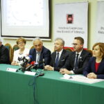 23.05.2019 Kielce. Politechnika Świętokrzyska dostała rządowe pieniądze na inwestycje. Poseł Krzysztof Lipiec, poseł Maria Zuba, rektor Wiesław Trąmpczyński, wiceminister nauki Sebastian Skuza, poseł Michał Cieślak i wiceminister sportu i turystyki Anna Krupka / Jarosław Kubalski / Radio Kielce