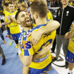 25.05.2019 Kielce. PGNiG Superliga. PGE Vive Kielce zostało po raz 16 mistrzem Polski. Piłkarze i kibice cieszą się ze zwycięstwa / Jarosław Kubalski / Radio Kielce