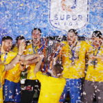 25.05.2019 Kielce. PGNiG Superliga. PGE Vive Kielce zostało po raz 16 mistrzem Polski. Piłkarze i kibice cieszą się ze zwycięstwa / Jarosław Kubalski / Radio Kielce