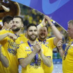 25.05.2019 Kielce. PGNiG Superliga. PGE Vive Kielce zostało po raz 16 mistrzem Polski. Piłkarze i kibice cieszą się ze zwycięstwa / Jarosław Kubalski / Radio Kielce