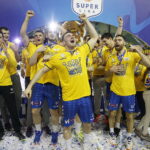 25.05.2019 Kielce. PGNiG Superliga. PGE Vive Kielce zostało po raz 16 mistrzem Polski. Piłkarze i kibice cieszą się ze zwycięstwa / Jarosław Kubalski / Radio Kielce