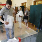 26.05.2019 Kielce. Wybory do europarlamentu. Komisja wyborcza nr 81 / Jarosław Kubalski / Radio Kielce