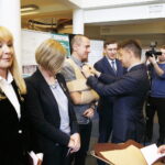 29.05.2019 Kielce. WBP. 110 - lecie biblioteki. Medale "Zasłużony dla kultury" otrzymali Aneta Strzępka, Anna Wójcik, Mariusz Stec i Paweł Surowiec / Jarosław Kubalski / Radio Kielce