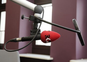Radio Kielce. Studio. Mikrofon / Jarosław Kubalski / Radio Kielce