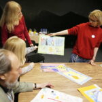 13.05.2019 Kielce. Teatr "Kubuś" Konkurs plastyczny dla dzieci. Komisja konkursowa / Jarosław Kubalski / Radio Kielce