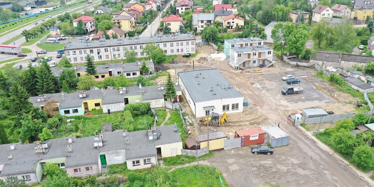 Budowa mieszkań socjalnych przy ulicy 1-go Maja, na tzw. Jezioranach w Kielcach / Jarosław Kubalski / Radio Kielce