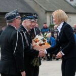 Obice. Obchody Dnia Strażaka oraz 90-lecie Ochotniczej Straży Pożarnej. Gratulacje składa Renata Janik - wicemarszałek województwa / Marzena Mąkosa / Radio Kielce