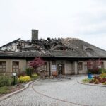 Chrusty. Spalony dach budynku "Lipowy Dwór" w Kompleksie Świętokrzyska Polana / Marzena Mąkosa / Radio Kielce