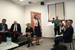 Debata kandydatów do PE organizowana przez Młodzieżową RM oraz Regionalne Centrum Wolontariatu / Marzena Mąkosa / Radio Kielce