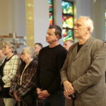 Odsłonięcie Ławeczki Andrzeja Koziei. Msza święta w Kościele Akademickim / Marzena Mąkosa / Radio Kielce