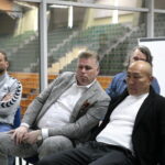 Hala Legionów. Losowanie półfinałów Ligi Mistrzów. Na zdjęciu (od lewej): Uros Zorman - asystent trenera, Bertus Servaas - prezes PGE Vive Kielce i Talant Dujshebaev - trener / Marzena Mąkosa / Radio Kielce